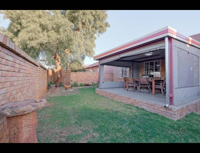 2 BEDROOM TOWNHOUSE FOR SALE IN WIERDAGLEN ESTATE